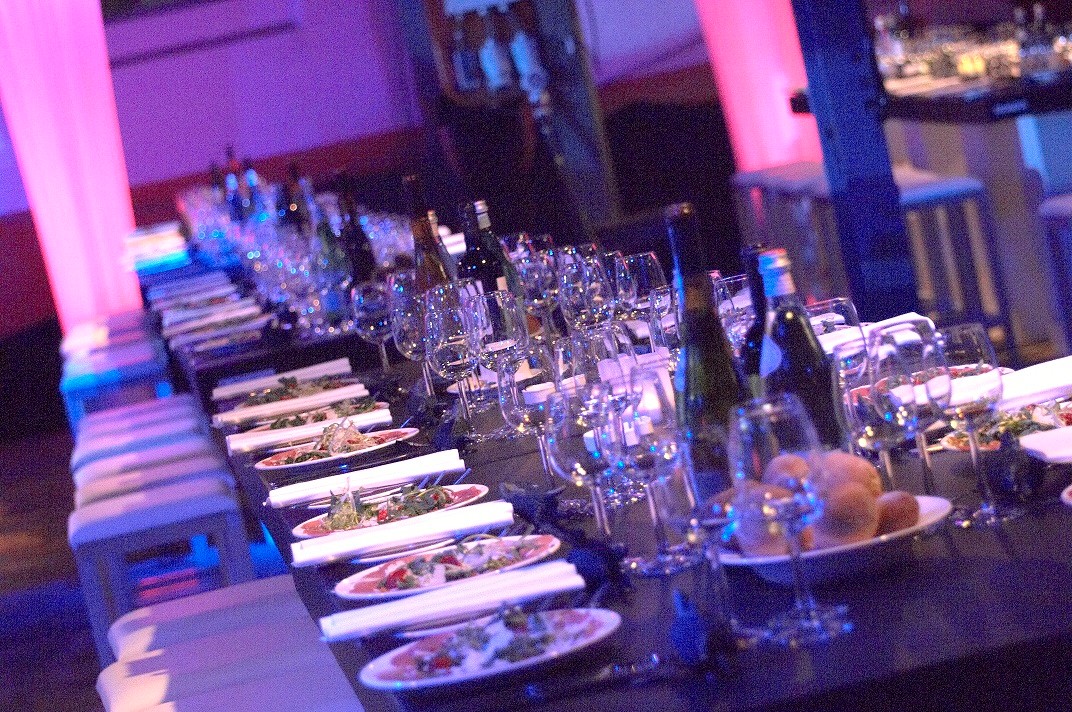 Diner bij een bedrijfsevenement in De Rijtuigenloods